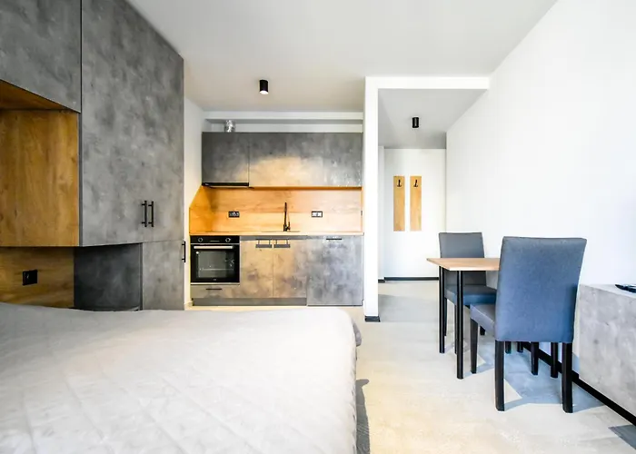 6 Studios 6 Bathrooms 2 Levels Kitchens