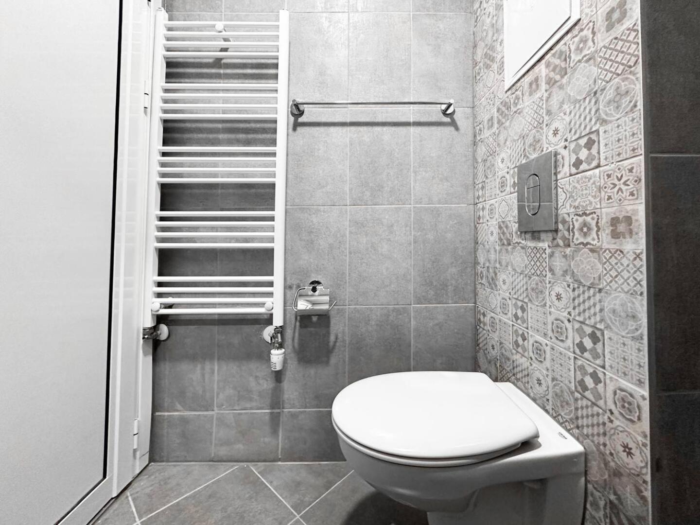 Апартаменти 6 6 Bathrooms 2 Levels Kitchens