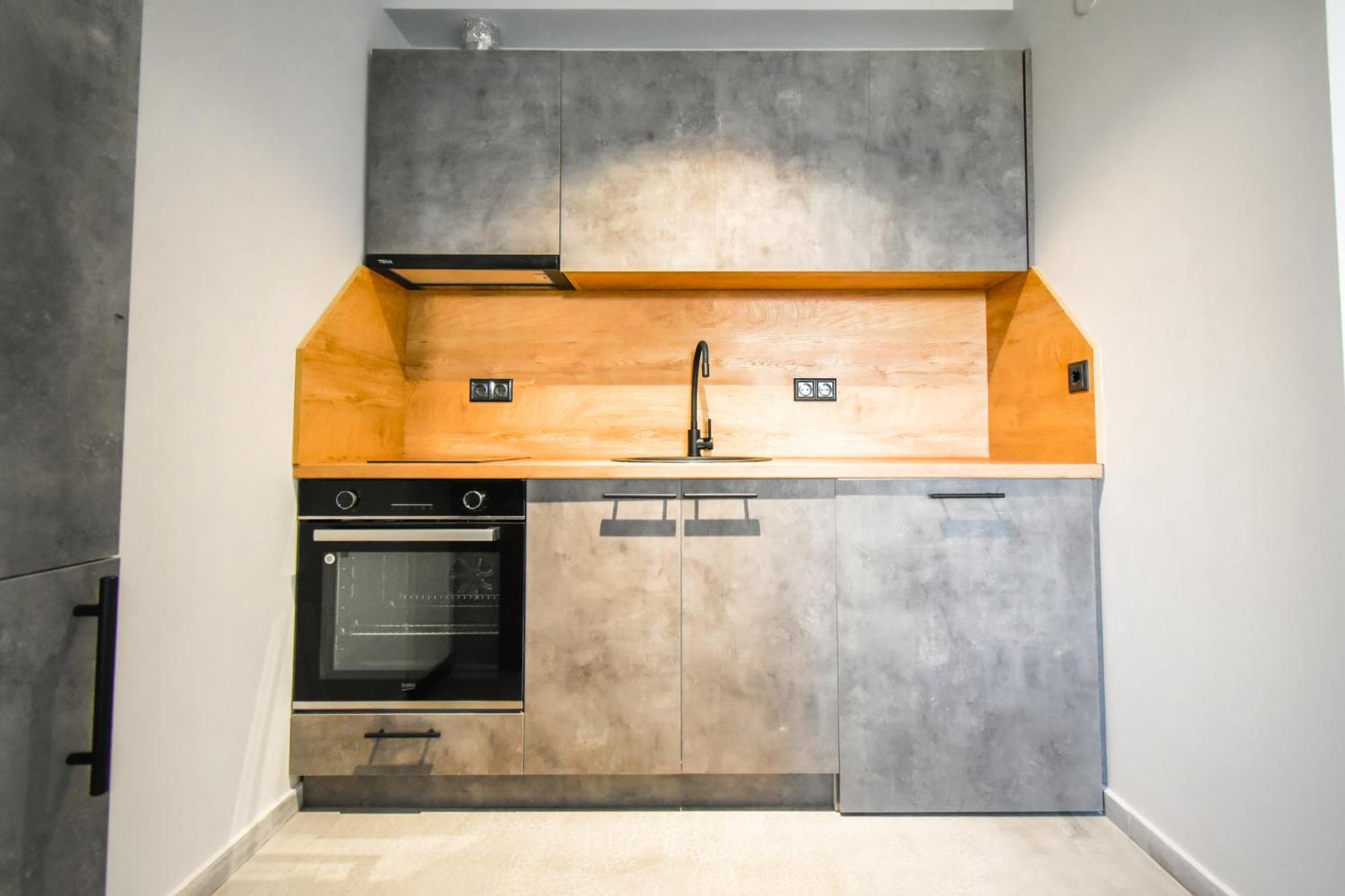 6 6 Bathrooms 2 Levels Kitchens Апартаменти